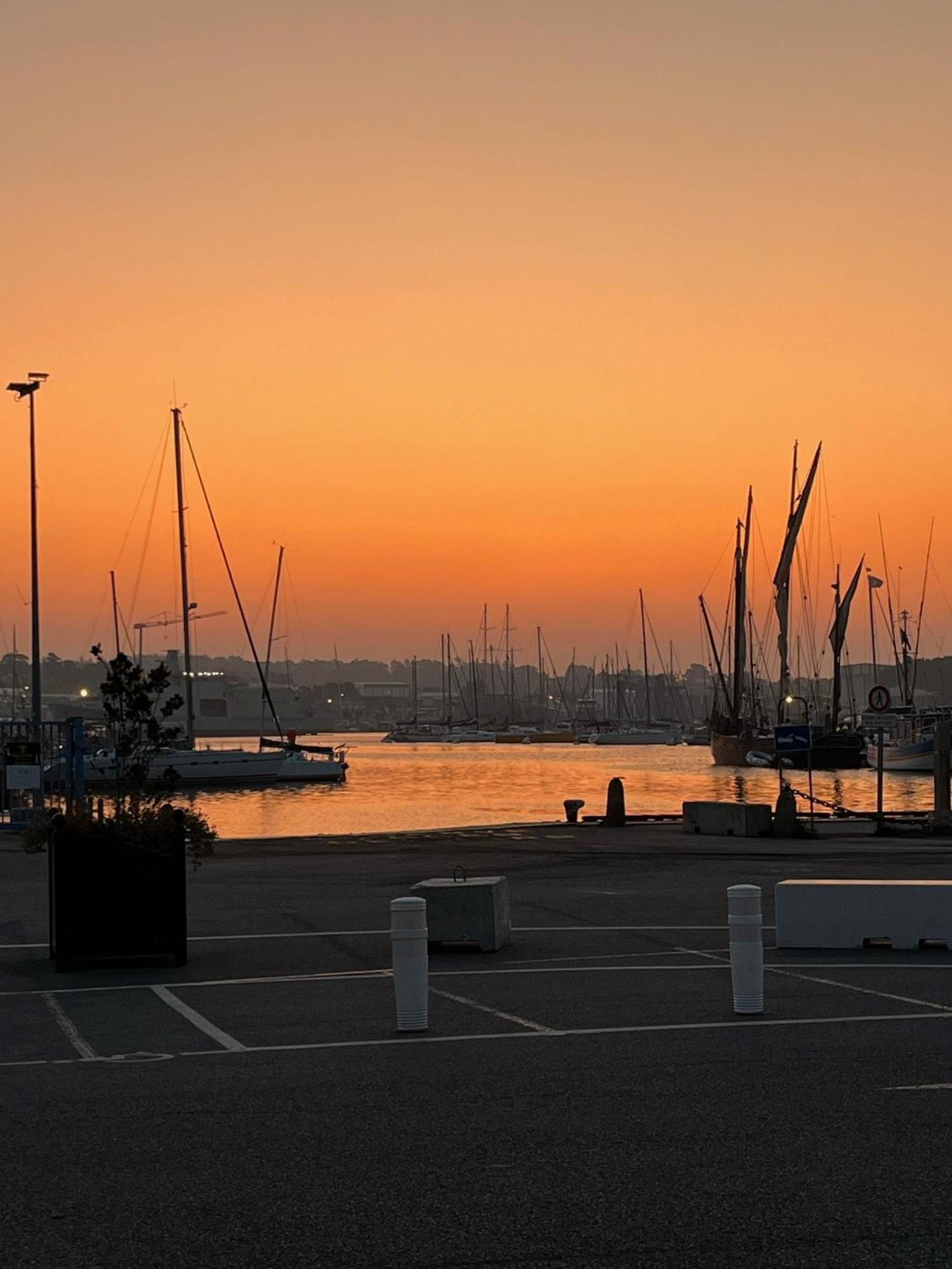 Au Bord De L'Eau Apartment Concarneau Bagian luar foto